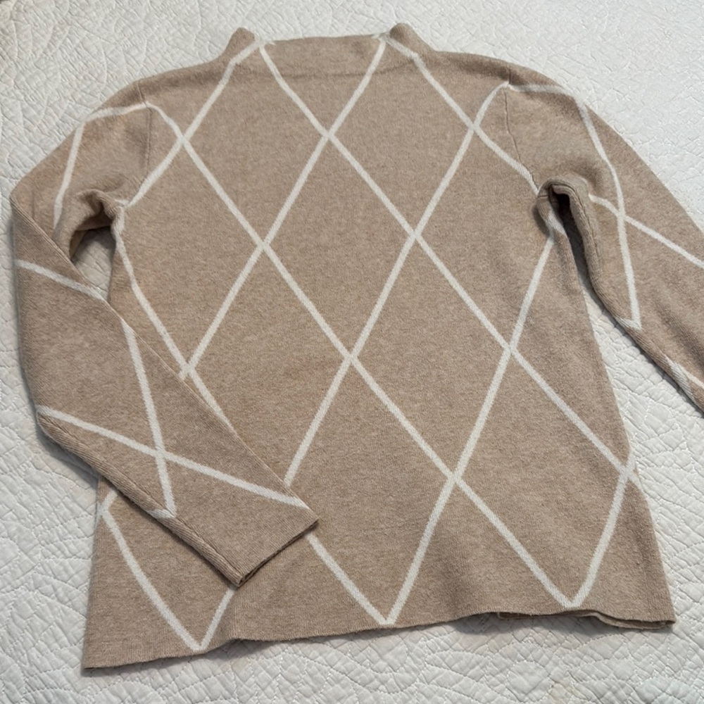 Tan Diamond Pattern Sweater